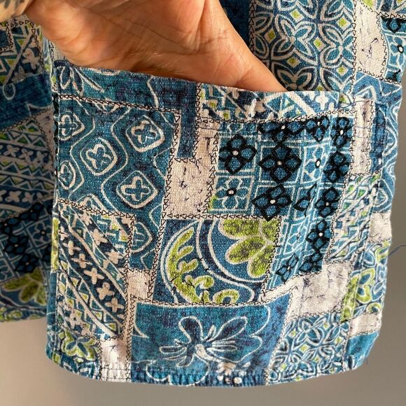 SCRUBS Multi-color Pattered Patchwork Scrub Top - Picture 7 of 9